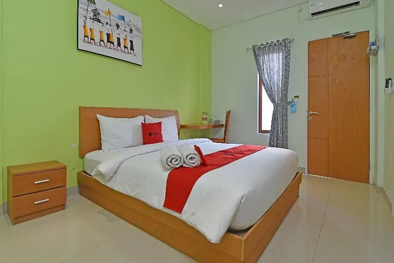 Reddoorz Plus @ Mahendradatta Denpasar Guest house